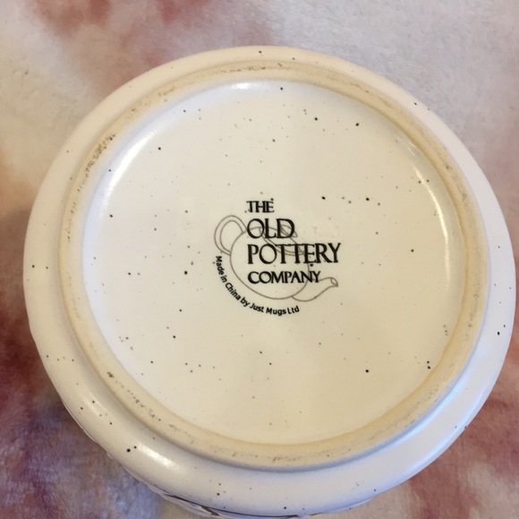 White & Black Geometric Ceramic Coffee Storage Canister NWT The Old Pottery Co - Picture 13 of 16